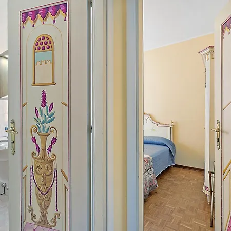 Апартаменты Strixia 50m From - Happy Стреза