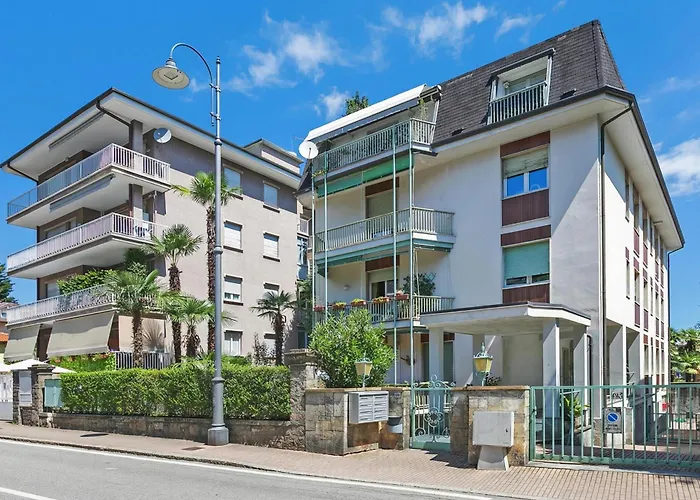 Apartament Strixia 50m From - Happy